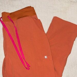 Figs Yola Terracotta Sz L Pants